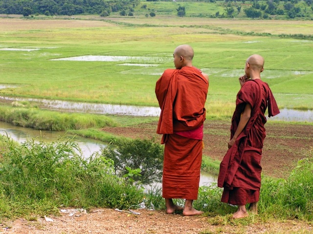 Dos monjes budistas